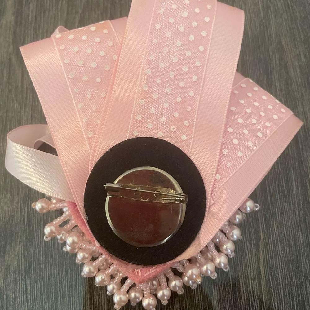 Pink pin - Picture 2 of 2